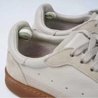 Diseñe zapatos deportivos respirables de moda para hombre con pendiente degradada, zapatos de diseñador - details 3