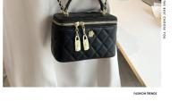 Bolso pequeño Popular de este año para mujer, novedad de verano 2025, bolso de mano acolchado con cadena, bolso de hombro tipo bandolera con caja versátil - details 2