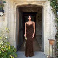 Colección Primavera 2025: Vestido Vintage de Encaje con Escote en V y Espalda Descubierta - details 8