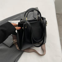 Bolso de hombro de cuero PU de gran capacidad para mujer, bolsos de mano de diseñador, tendencia de moda, invierno, 2023 - details 21