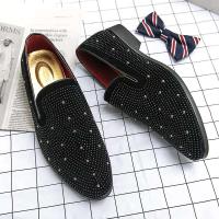 2023 nuevo vestido informal de moda para hombre, zapatos de cuero ligeros puntiagudos grandes para fiesta de boda - details 0