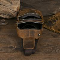 [Luxo diario] Bolso de pecho de cuero genuino para hombre: elegante bandolera de cuero marrón con correa ajustable, múltiples compartimentos con cremallera y diseño espacioso para uso diario - details 6