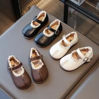 2025 nuevos zapatos planos para niños, zapatos sencillos de cuero de princesa Lolita para niñas, zapatos informales de moda plisados y versátiles para caminar para niños - details 4