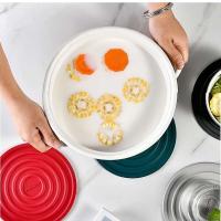 Posavasos multiusos de silicona de tres pies, tapetes circulares aislados, mesa de comedor flexible o tapetes para ollas calientes para uso en la cocina - details 7