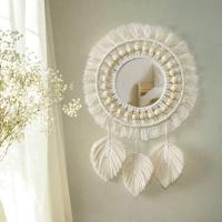 Espejo de pared bohemio Rame con colgante de plumas con flecos y cuentas de madera (Beige) - details 0