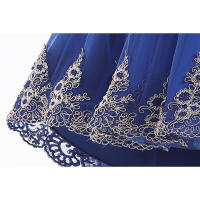 Vestido de niña elegante y moderno para princesa, con cola de malla y flores, ideal para presentaciones de piano. - details 10
