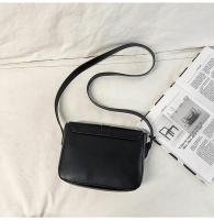 Nueva bolsa de mensajero de alta gama para niños, bolso de hombro tipo satchel para hombres, bolso de mano cuadrado pequeño y moderno para mujeres. - details 35