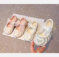 Zapatos con diamantes de imitación para niñas, pajarita de encaje con perlas y corazón grande, vestido plano de princesa a la moda para fiesta de boda, elegante - details 1