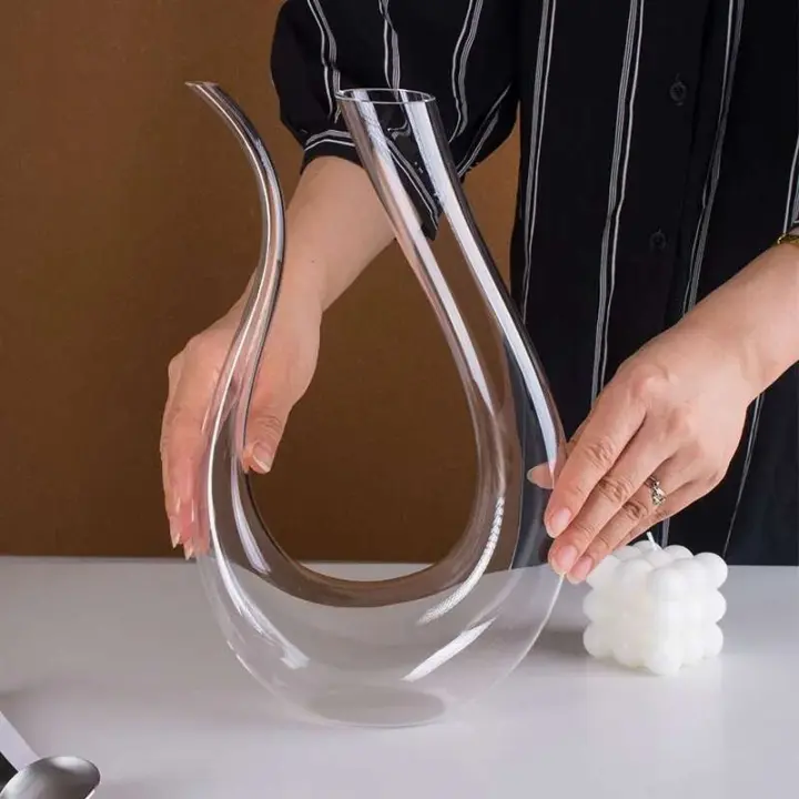 Aireador de diseño en forma de U de 1,5 litros, botella y botella de vidrio sin plomo 100% soplado a mano, accesorios para vino - 1