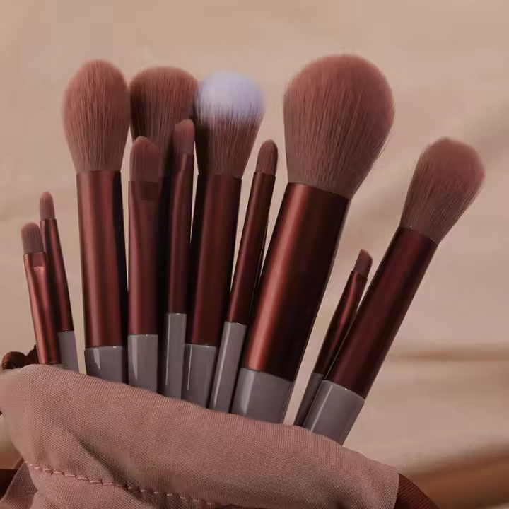 Juego de Brochas de Maquillaje Profesional para Mujer 13 Brochas Cosméticas para Corrector, Base, Rubor, Resalto, Polvo Suelto y Más - 1