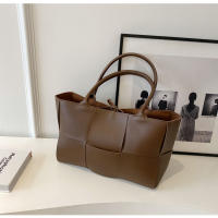 Bolso de mano para mujer, nuevo bolso de hombro premium de gran capacidad, tejido versátil para llevar debajo del brazo. - details 18