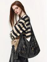 1 bolso bandolera de cuero sintético estilo steampunk, bolso hobo gótico con tachuelas y detalle de cinturón con ojales, cierre de cremallera, forro de poliéster - Negro, bolso bandolera pequeño - details 1