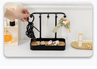 Almacenamiento de joyas de mesa y estante de almacenamiento de placas colgantes - details 7