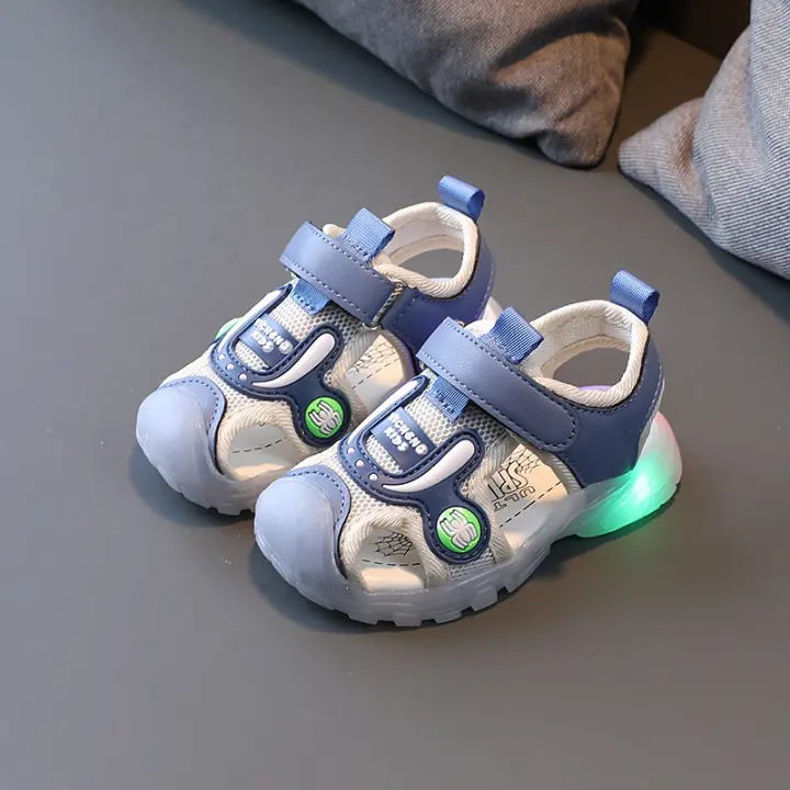 Sandalias planas con luces LED para niños y niñas, zapatos informales luminosos de araña, zapatos deportivos transpirables de verano para bebés - 1