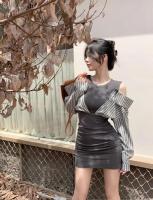 Vestido de manga larga de dos piezas falso empalmado, falda corta ajustada con hombros descubiertos y nicho de otoño - details 12