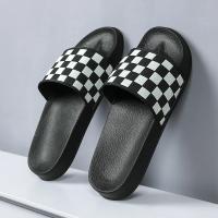 Usa zapatillas para salir en verano Chanclas suaves y cómodas antideslizantes para hombre Sandalias de moda para actividades al aire libre - details 2