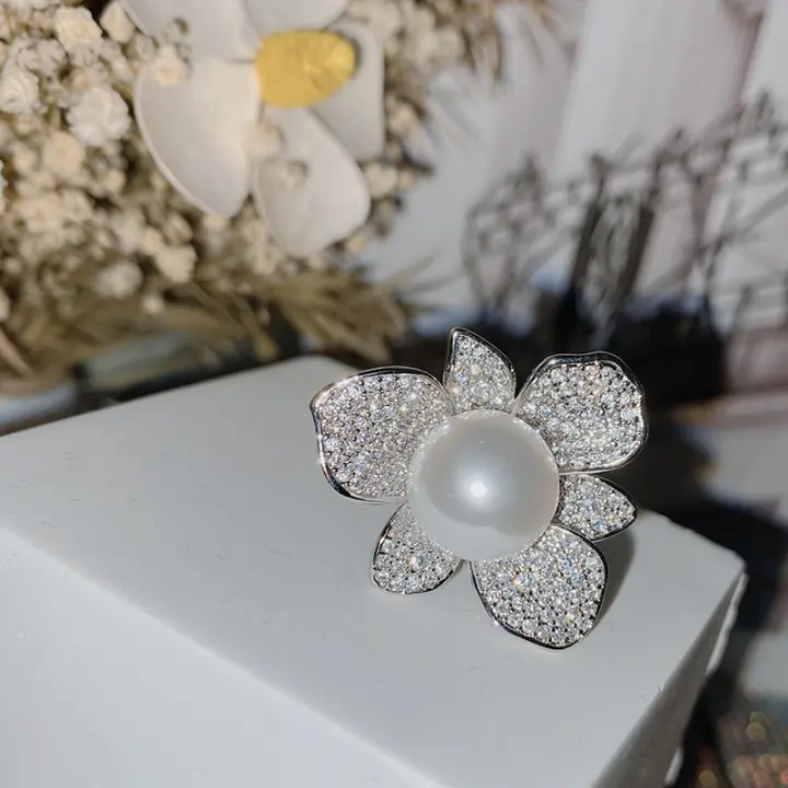 Anillo de perlas de flor de diamante tridimensional exagerado europeo y americano anillo francés retro de flor de nicho chapado en oro para mujer - 1