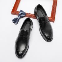 Mocasines de cuero estilo británico casual negro con un pedal y gorro. - details 14