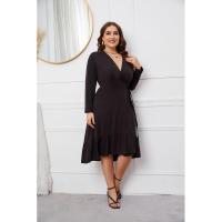 Vestido ajustado de manga larga con cuello en V y ribete de volantes, de color sólido y talla grande, para el trabajo, primavera 2025. - details 3
