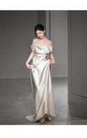Brazo de gran tamaño que cubre la fiesta de baile de la novia, brindis de boda ligero, vestido de noche blanco, adulto - details 6