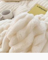 Juegos de cama a rayas de terciopelo de leche, ropa de cama gruesa, funda de edredón, Sábana, funda de almohada, decoración de dormitorio, cálido, invierno, cuatro piezas - details 3