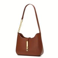 Elegante bolso de hombro negro con herrajes en tono dorado - Elegante bolso cruzado para las axilas para el trabajo, compras y viajes, forro de poliéster duradero, elegante cierre de cierre, bolso cruzado diario |   Bolso de hombro elegante |   Texturizad - details 5