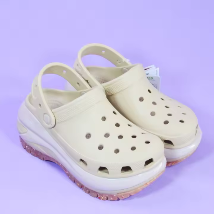 Cro Classic Mega Crush Clog - Sandalias Negeras para Mujer - Suela Crush Extra Gruesa - 1