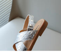 Sandalias de verano para niños y niñas, tela de piel brillante, zapatos de playa para niños, planos, cruzados, correa de tobillo, Ins, caliente - details 13
