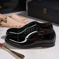 Primera capa de cuero de vaca charol zapatos de fiesta de alta gama hechos a mano zapatos de los hombres. - details 1