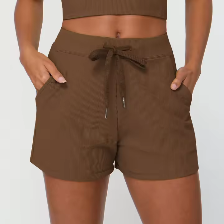 Pantalones Cortos de Yoga de Nylon para Mujer Ajuste Suelto, Manga de Cinturón, Secado Rápido, Transpirable con Bolsillos Ideal para Yoga y Deportes - 1