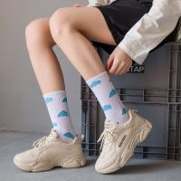 Calcetines de algodón con diseño de nubes dulces, cielo azul, estilo universitario, medias femeninas de estilo Ins, calcetines de tubo medio, estilo coreano - details 3
