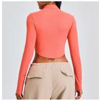 Top de entrenamiento de manga larga para mujer, diseño con orificio para el pulgar, Top de cuello alto con corte deportivo ajustado - details 8