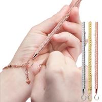 Ayudante de cierre de joyería, herramienta auxiliar de pulsera, herramientas de sujeción y enganche para joyería, pulsera, collar, joyería, delgada, moderna, regalos para niña - details 0