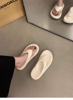 Chanclas de suela gruesa, zapatos de mujer, desgaste 2025, nuevo verano, sandalias de suela blanda, sandalias de playa - details 3