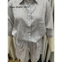 Conjunto de pantalones cortos a rayas para vacaciones para mujer, camisa informal con botones y solapa, pantalones cortos con cintura elástica, traje de playa para primavera y verano 2025 - details 5