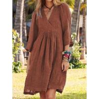 Vestido mediano con cuello en V y mangas tres cuartos en color liso estilo algodón y lino para mujer - details 2