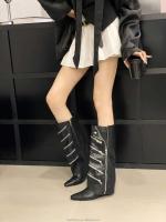 Señal de entrega 2024, nuevos zapatos de tacón inclinado a la moda con cremallera para mujer, botas de moto con parte inferior gruesa - details 6