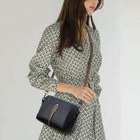 Bolso bandolera de mujer de diseño simple, pequeño, de color sólido, casual, de cuero PU, para teléfono. - details 4