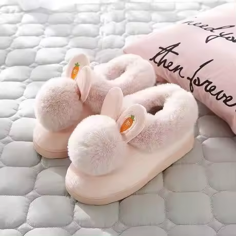 Zapatillas de algodón para mujer, bolsa de invierno, tacón, lindas orejas de conejo de felpa, zapatos de algodón para padres e hijos, zapatos cálidos de suela gruesa para el hogar, zapatos de confinamiento interior - 1