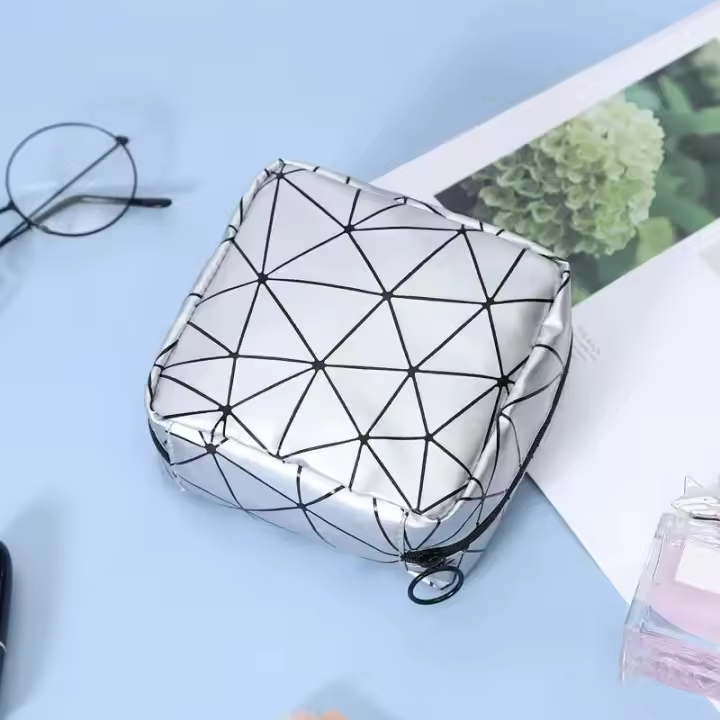 Bolsa de Almacenamiento de Pañuelos Higiénicos Portátil Organizador de Viajes para Productos Femeninos - 1