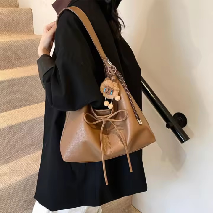 Bolso Hobo de cuero para mujer, bolso de hombro de cuero, bolsos y bolsos Hobo holgados, lazo con accesorios de muñeca, bolso de otoño - 1