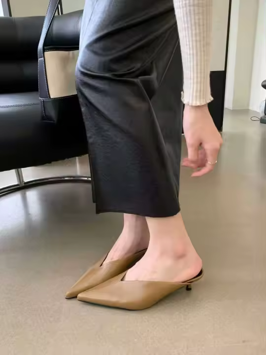 Zapatillas de tacón alto con gatito de verano a la moda, zapatos de mujer, mula de charol negro puntiagudo - 1