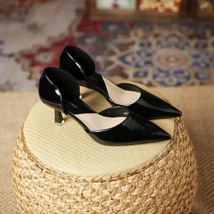 Nuevos zapatos de tacón de aguja hueco francés, tacones altos puntiagudos de charol nude para mujer - 1