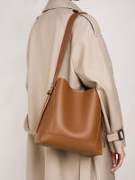Bolso Cubo Bandolera en Cuero Genuino - Elegancia y Versatilidad para el Día a Día - details 23