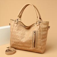 Bolso De Mano Grande De Cuero PU Con Estampado De Cráneo Punk Y Estacas Bolso De Hombro Gótico Para Mujer Bolso Transversal De Moda - details 2
