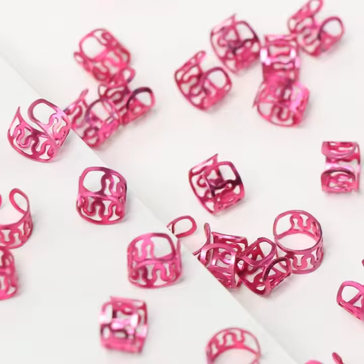 40 Uds. De candados para rastas, anillo hueco para el pelo, Clips de Metal para puños, cuentas de rastas de colores, abalorios ajustables, tubos trenzados para el cabello para hombres - 1