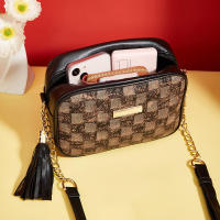Bolso bandolera pequeño de mujer vintage a cuadros con diseño de borlas y bolsillo cruzado elegante para almacenamiento y estilo - details 7