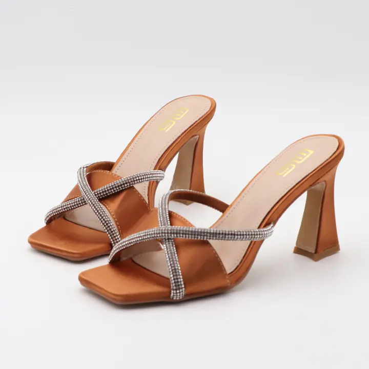 Sandalias sencillas con tacones de aguja y diamantes de imitación con punta cuadrada para uso exterior - 1