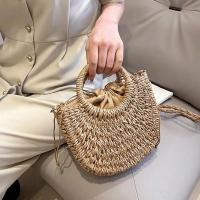 Bolso de playa de media luna de vid de hierba tejido a mano, bolso de hombro hueco de verano para mujer de gran capacidad - details 29