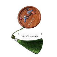 Espejo de mano portátil de estilo chino, espejo cosmético de madera con relieve de flor de urracal, borlas de pescado, espejo de maquillaje de bolsillo para vacaciones - details 1